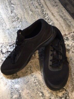 NEW Nike Men's Black 11W